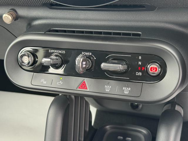 ＭＩＮＩ クーパーＥ　クラシック・トリム　弊社レンタ登録デモカー　クラシックトリム　ヘッドアップＤ　クルーズコントロール　Ｄアシスト　シートヒーター　ステアリングヒーター　タッチパネルナビ　リヤカメラ　ワイヤレスチャージ　ＥＴＣ　１７ＡＷ（28枚目）