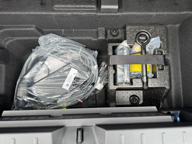 ＭＩＮＩ クーパーＥ　クラシック・トリム　弊社レンタ登録デモカー　クラシックトリム　ヘッドアップＤ　クルーズコントロール　Ｄアシスト　シートヒーター　ステアリングヒーター　タッチパネルナビ　リヤカメラ　ワイヤレスチャージ　ＥＴＣ　１７ＡＷ（38枚目）