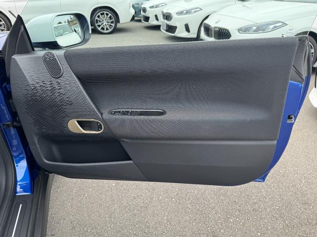 ＭＩＮＩ クーパーＥ　クラシック・トリム　弊社レンタ登録デモカー　クラシックトリム　ヘッドアップＤ　クルーズコントロール　Ｄアシスト　シートヒーター　ステアリングヒーター　タッチパネルナビ　リヤカメラ　ワイヤレスチャージ　ＥＴＣ　１７ＡＷ（40枚目）