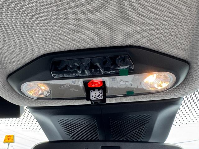 ＭＩＮＩ クーパーＥ　クラシック・トリム　弊社レンタ登録デモカー　クラシックトリム　ヘッドアップＤ　クルーズコントロール　Ｄアシスト　シートヒーター　ステアリングヒーター　タッチパネルナビ　リヤカメラ　ワイヤレスチャージ　ＥＴＣ　１７ＡＷ（46枚目）