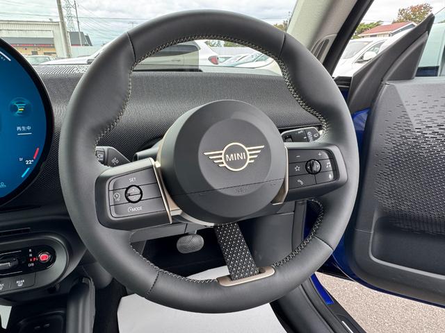 ＭＩＮＩ クーパーＥ　クラシック・トリム　弊社レンタ登録デモカー　クラシックトリム　ヘッドアップＤ　クルーズコントロール　Ｄアシスト　シートヒーター　ステアリングヒーター　タッチパネルナビ　リヤカメラ　ワイヤレスチャージ　ＥＴＣ　１７ＡＷ（64枚目）