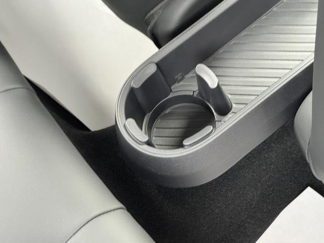 ＭＩＮＩ クーパーＥ　クラシック・トリム　弊社レンタ登録デモカー　クラシックトリム　ヘッドアップＤ　クルーズコントロール　Ｄアシスト　シートヒーター　ステアリングヒーター　タッチパネルナビ　リヤカメラ　ワイヤレスチャージ　ＥＴＣ　１７ＡＷ（76枚目）