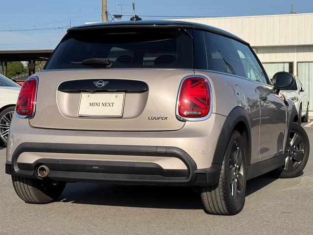 MINI クーパー タッチパネルナビ リヤカメラ シートヒーター 黒半革シート 16インチAW アクティブクルーズコントロール ドライビングアシスト Bluetooth コンフォートアクセス 1オーナー 禁煙車(6枚目)