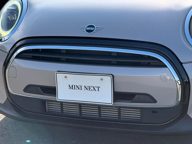 MINI クーパー タッチパネルナビ リヤカメラ シートヒーター 黒半革シート 16インチAW アクティブクルーズコントロール ドライビングアシスト Bluetooth コンフォートアクセス 1オーナー 禁煙車(9枚目)