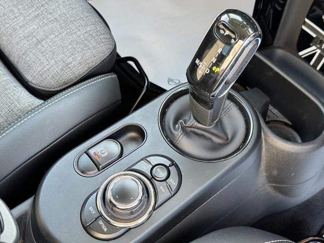 MINI クーパー タッチパネルナビ リヤカメラ シートヒーター 黒半革シート 16インチAW アクティブクルーズコントロール ドライビングアシスト Bluetooth コンフォートアクセス 1オーナー 禁煙車(28枚目)