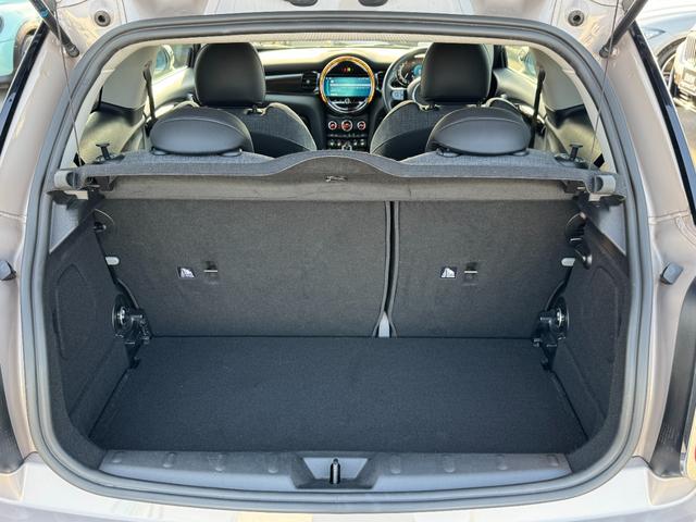 MINI クーパー タッチパネルナビ リヤカメラ シートヒーター 黒半革シート 16インチAW アクティブクルーズコントロール ドライビングアシスト Bluetooth コンフォートアクセス 1オーナー 禁煙車(38枚目)