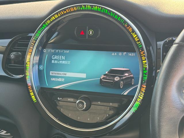 MINI クーパー タッチパネルナビ リヤカメラ シートヒーター 黒半革シート 16インチAW アクティブクルーズコントロール ドライビングアシスト Bluetooth コンフォートアクセス 1オーナー 禁煙車(53枚目)