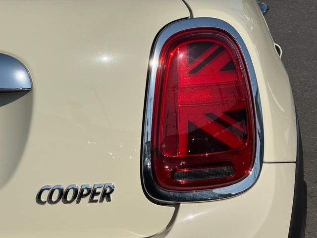 MINI クーパー タッチパネルナビ ドライビングアシスト 15インチアルミ LEDヘッドライト LDEフォグライト コンフォートアクセス アイドリングストップ アンビエントライト 禁煙車(12枚目)