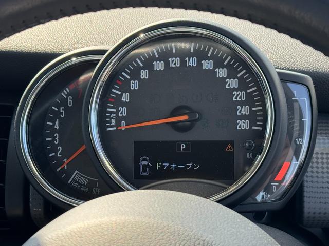 MINI クーパー タッチパネルナビ ドライビングアシスト 15インチアルミ LEDヘッドライト LDEフォグライト コンフォートアクセス アイドリングストップ アンビエントライト 禁煙車(19枚目)