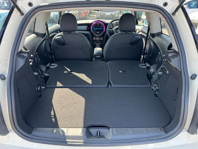 MINI クーパー タッチパネルナビ ドライビングアシスト 15インチアルミ LEDヘッドライト LDEフォグライト コンフォートアクセス アイドリングストップ アンビエントライト 禁煙車(36枚目)