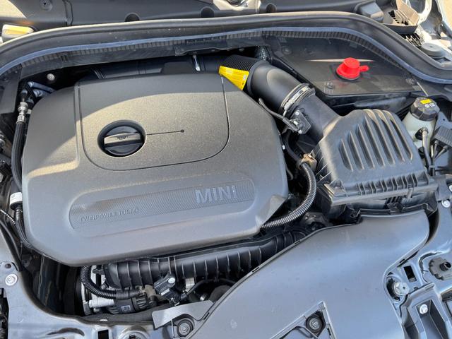 MINI クーパー タッチパネルナビ ドライビングアシスト 15インチアルミ LEDヘッドライト LDEフォグライト コンフォートアクセス アイドリングストップ アンビエントライト 禁煙車(38枚目)