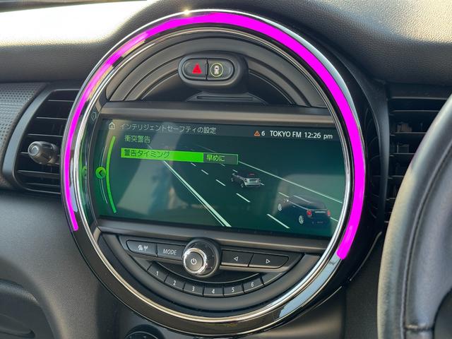 MINI クーパー タッチパネルナビ ドライビングアシスト 15インチアルミ LEDヘッドライト LDEフォグライト コンフォートアクセス アイドリングストップ アンビエントライト 禁煙車(46枚目)