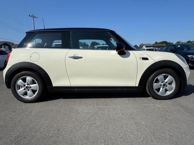 MINI クーパー タッチパネルナビ ドライビングアシスト 15インチアルミ LEDヘッドライト LDEフォグライト コンフォートアクセス アイドリングストップ アンビエントライト 禁煙車(49枚目)