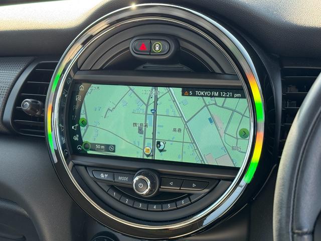 MINI クーパー タッチパネルナビ ドライビングアシスト 15インチアルミ LEDヘッドライト LDEフォグライト コンフォートアクセス アイドリングストップ アンビエントライト 禁煙車(60枚目)