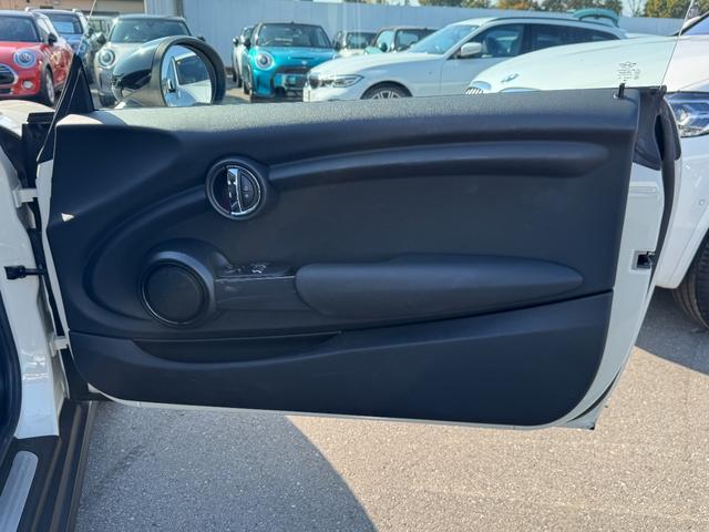 MINI クーパー タッチパネルナビ ドライビングアシスト 15インチアルミ LEDヘッドライト LDEフォグライト コンフォートアクセス アイドリングストップ アンビエントライト 禁煙車(73枚目)