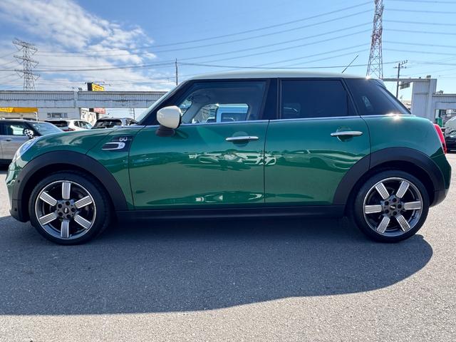 MINI クーパーD 60周年記念車 茶革 シートヒーター タッチパネルナビ 社外フルセグTV リヤカメラ クルーズコントロール ドライビングアシスト 17インチAW LEDヘッドライト Bluetooth 禁煙車(5枚目)