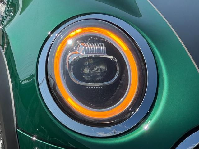 MINI クーパーD 60周年記念車 茶革 シートヒーター タッチパネルナビ 社外フルセグTV リヤカメラ クルーズコントロール ドライビングアシスト 17インチAW LEDヘッドライト Bluetooth 禁煙車(11枚目)
