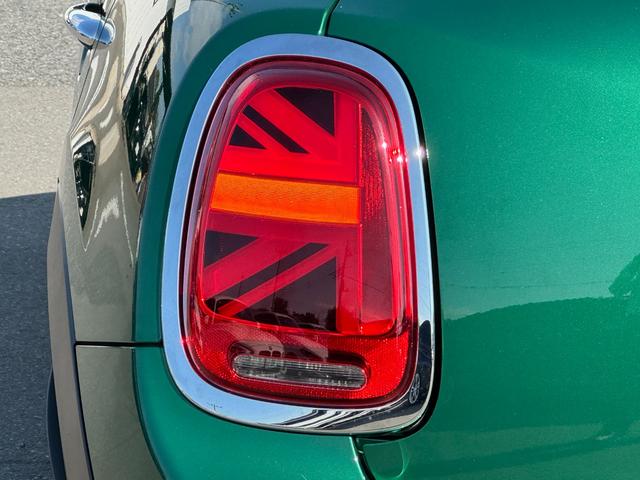 MINI クーパーD 60周年記念車 茶革 シートヒーター タッチパネルナビ 社外フルセグTV リヤカメラ クルーズコントロール ドライビングアシスト 17インチAW LEDヘッドライト Bluetooth 禁煙車(13枚目)