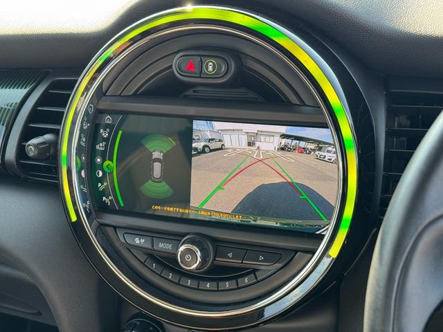 MINI クーパーD 60周年記念車 茶革 シートヒーター タッチパネルナビ 社外フルセグTV リヤカメラ クルーズコントロール ドライビングアシスト 17インチAW LEDヘッドライト Bluetooth 禁煙車(22枚目)