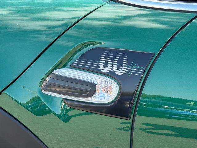 MINI クーパーD 60周年記念車 茶革 シートヒーター タッチパネルナビ 社外フルセグTV リヤカメラ クルーズコントロール ドライビングアシスト 17インチAW LEDヘッドライト Bluetooth 禁煙車(54枚目)