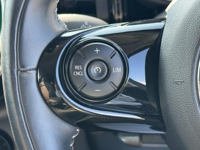 MINI クーパーD 60周年記念車 茶革 シートヒーター タッチパネルナビ 社外フルセグTV リヤカメラ クルーズコントロール ドライビングアシスト 17インチAW LEDヘッドライト Bluetooth 禁煙車(59枚目)