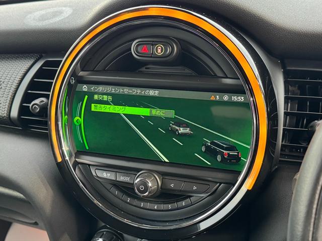 ＭＩＮＩ アイスブルーブラックエディション　３８０台限定車　６速ＭＴ　ペッパーＰＫＧ　１７インチＡＷ　ＡＣＣ　Ｄアシスト　タッチパネルナビ　リヤカメラ　Ｂｌｕｅｔｏｏｔｈ　ＥＴＣ２．０　コンフォートアクセス　１オーナー車　禁煙車（51枚目）