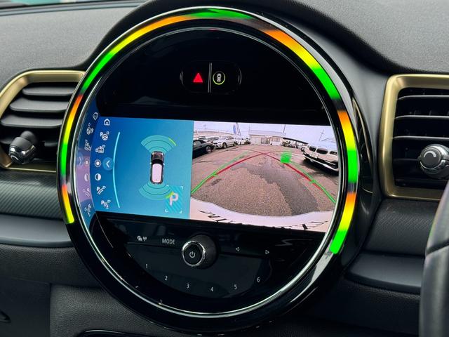 ＭＩＮＩ クーパーＳ　クラブマン　アントールド・エディション　ユアーズレザーセージグリーン　シートヒーター　タッチパネルモニター　アップルカープレイ　リヤカメラ　ワイヤレスチャージ　Ｂｌｕｅｔｏｏｔｈ　クルコン　Ｄアシスト　１８ＡＷ　当社下取車　１オーナ　禁煙車（22枚目）