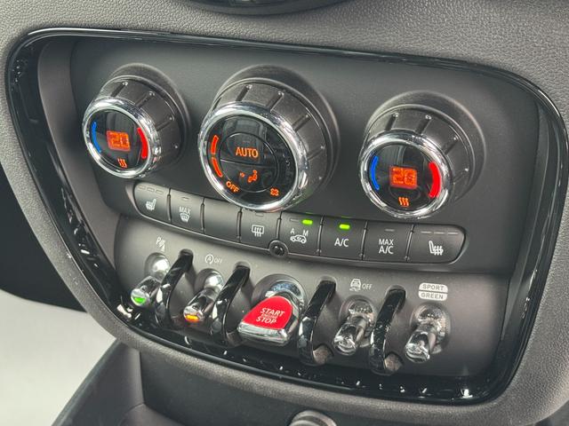 ＭＩＮＩ クーパーＳ　クラブマン　アントールド・エディション　ユアーズレザーセージグリーン　シートヒーター　タッチパネルモニター　アップルカープレイ　リヤカメラ　ワイヤレスチャージ　Ｂｌｕｅｔｏｏｔｈ　クルコン　Ｄアシスト　１８ＡＷ　当社下取車　１オーナ　禁煙車（27枚目）
