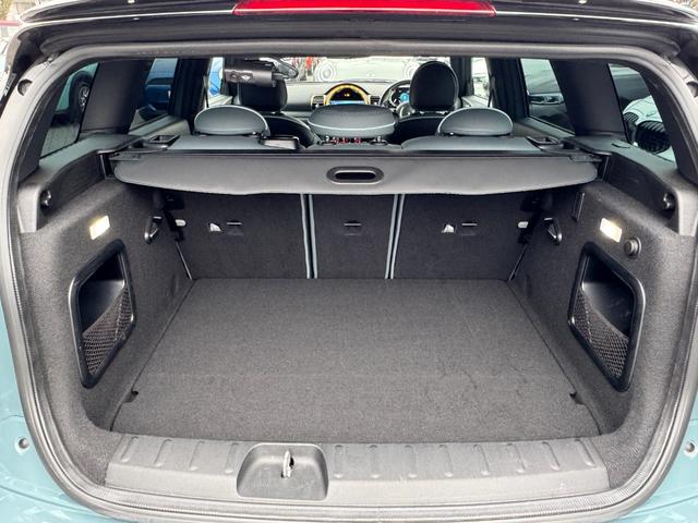 ＭＩＮＩ クーパーＳ　クラブマン　アントールド・エディション　ユアーズレザーセージグリーン　シートヒーター　タッチパネルモニター　アップルカープレイ　リヤカメラ　ワイヤレスチャージ　Ｂｌｕｅｔｏｏｔｈ　クルコン　Ｄアシスト　１８ＡＷ　当社下取車　１オーナ　禁煙車（41枚目）