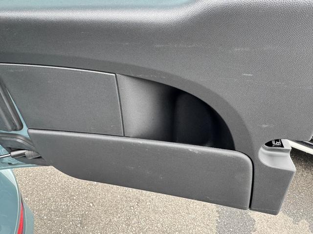 ＭＩＮＩ クーパーＳ　クラブマン　アントールド・エディション　ユアーズレザーセージグリーン　シートヒーター　タッチパネルモニター　アップルカープレイ　リヤカメラ　ワイヤレスチャージ　Ｂｌｕｅｔｏｏｔｈ　クルコン　Ｄアシスト　１８ＡＷ　当社下取車　１オーナ　禁煙車（42枚目）