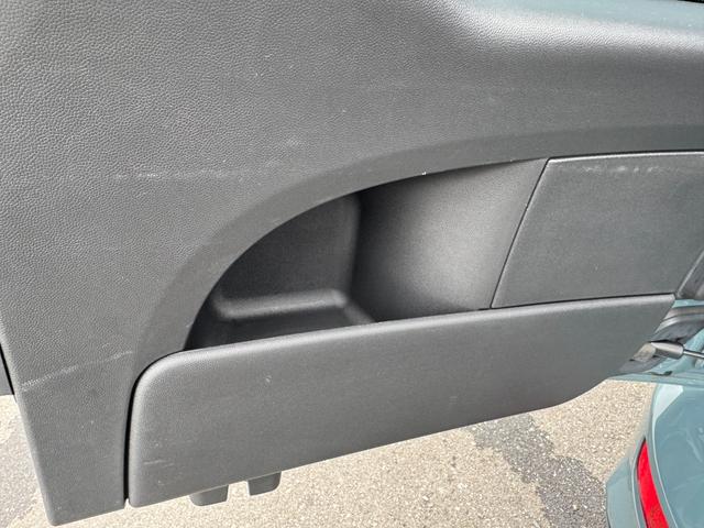 ＭＩＮＩ クーパーＳ　クラブマン　アントールド・エディション　ユアーズレザーセージグリーン　シートヒーター　タッチパネルモニター　アップルカープレイ　リヤカメラ　ワイヤレスチャージ　Ｂｌｕｅｔｏｏｔｈ　クルコン　Ｄアシスト　１８ＡＷ　当社下取車　１オーナ　禁煙車（43枚目）