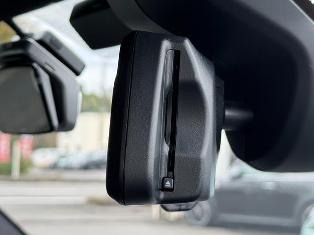 ＭＩＮＩ クーパーＳ　クラブマン　アントールド・エディション　ユアーズレザーセージグリーン　シートヒーター　タッチパネルモニター　アップルカープレイ　リヤカメラ　ワイヤレスチャージ　Ｂｌｕｅｔｏｏｔｈ　クルコン　Ｄアシスト　１８ＡＷ　当社下取車　１オーナ　禁煙車（56枚目）