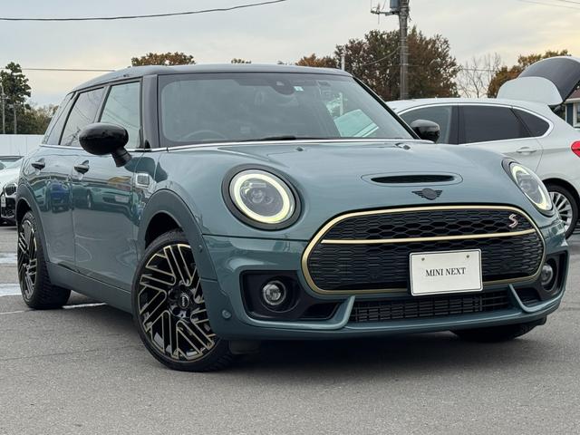 ＭＩＮＩ クーパーＳ　クラブマン　アントールド・エディション　ユアーズレザーセージグリーン　シートヒーター　タッチパネルモニター　アップルカープレイ　リヤカメラ　ワイヤレスチャージ　Ｂｌｕｅｔｏｏｔｈ　クルコン　Ｄアシスト　１８ＡＷ　当社下取車　１オーナ　禁煙車（65枚目）