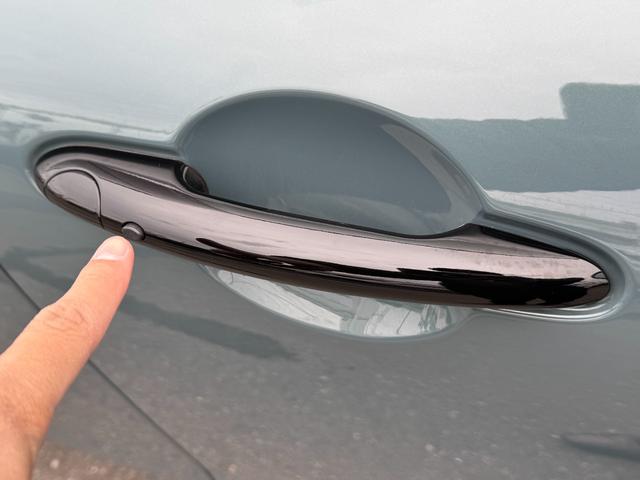 ＭＩＮＩ クーパーＳ　クラブマン　アントールド・エディション　ユアーズレザーセージグリーン　シートヒーター　タッチパネルモニター　アップルカープレイ　リヤカメラ　ワイヤレスチャージ　Ｂｌｕｅｔｏｏｔｈ　クルコン　Ｄアシスト　１８ＡＷ　当社下取車　１オーナ　禁煙車（71枚目）