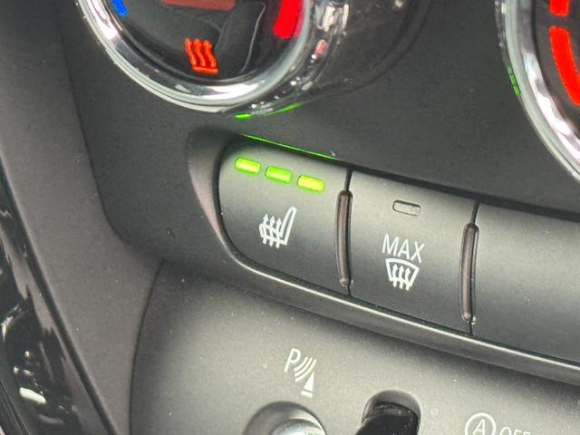 ＭＩＮＩ クーパーＳ　クラブマン　アントールド・エディション　ユアーズレザーセージグリーン　シートヒーター　タッチパネルモニター　アップルカープレイ　リヤカメラ　ワイヤレスチャージ　Ｂｌｕｅｔｏｏｔｈ　クルコン　Ｄアシスト　１８ＡＷ　当社下取車　１オーナ　禁煙車（74枚目）