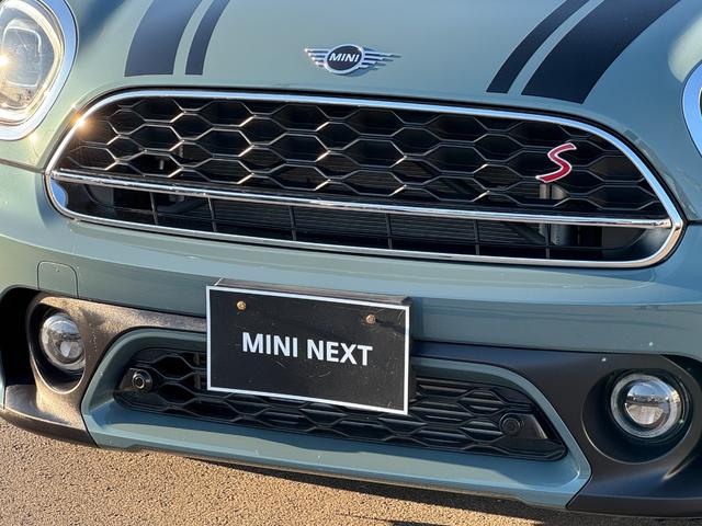 ＭＩＮＩ クパＳＤクロスオバオル４プレミアム＋Ｐクラシクトリム　茶革　シートヒーター　ＡＣＣ　Ｄアシスト　タッチパネルナビ　リヤカメラ　アップルカープレイ　ワイヤレスチャージ　Ｂｌｕｅｔｏｏｔｈ　ピクニックベンチ　電動リヤゲート　１８ＡＷ　１オーナ　禁煙車（9枚目）