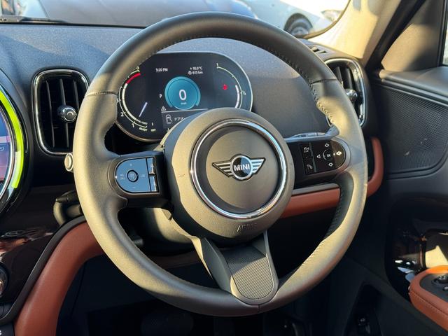 ＭＩＮＩ クパＳＤクロスオバオル４プレミアム＋Ｐクラシクトリム　茶革　シートヒーター　ＡＣＣ　Ｄアシスト　タッチパネルナビ　リヤカメラ　アップルカープレイ　ワイヤレスチャージ　Ｂｌｕｅｔｏｏｔｈ　ピクニックベンチ　電動リヤゲート　１８ＡＷ　１オーナ　禁煙車（17枚目）