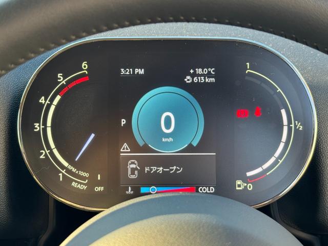 ＭＩＮＩ クパＳＤクロスオバオル４プレミアム＋Ｐクラシクトリム　茶革　シートヒーター　ＡＣＣ　Ｄアシスト　タッチパネルナビ　リヤカメラ　アップルカープレイ　ワイヤレスチャージ　Ｂｌｕｅｔｏｏｔｈ　ピクニックベンチ　電動リヤゲート　１８ＡＷ　１オーナ　禁煙車（25枚目）