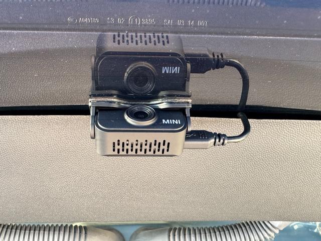 ＭＩＮＩ クパＳＤクロスオバオル４プレミアム＋Ｐクラシクトリム　茶革　シートヒーター　ＡＣＣ　Ｄアシスト　タッチパネルナビ　リヤカメラ　アップルカープレイ　ワイヤレスチャージ　Ｂｌｕｅｔｏｏｔｈ　ピクニックベンチ　電動リヤゲート　１８ＡＷ　１オーナ　禁煙車（44枚目）