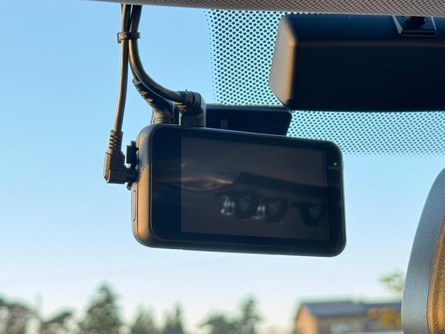 ＭＩＮＩ クパＳＤクロスオバオル４プレミアム＋Ｐクラシクトリム　茶革　シートヒーター　ＡＣＣ　Ｄアシスト　タッチパネルナビ　リヤカメラ　アップルカープレイ　ワイヤレスチャージ　Ｂｌｕｅｔｏｏｔｈ　ピクニックベンチ　電動リヤゲート　１８ＡＷ　１オーナ　禁煙車（53枚目）