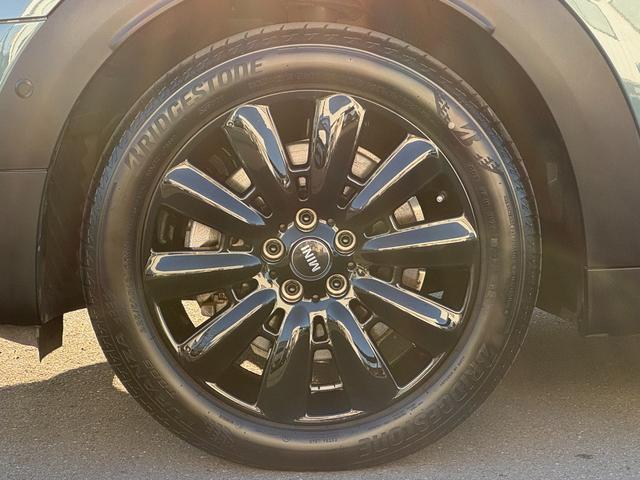 ＭＩＮＩ クパＳＤクロスオバオル４プレミアム＋Ｐクラシクトリム　茶革　シートヒーター　ＡＣＣ　Ｄアシスト　タッチパネルナビ　リヤカメラ　アップルカープレイ　ワイヤレスチャージ　Ｂｌｕｅｔｏｏｔｈ　ピクニックベンチ　電動リヤゲート　１８ＡＷ　１オーナ　禁煙車（65枚目）