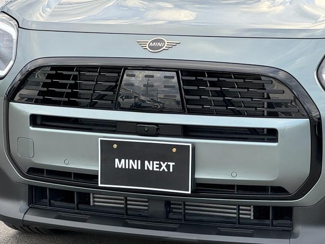 ＭＩＮＩ カントリーマンＣ　クラシック・トリム　Ｍパッケージ　ハーマンカードン　ヘッドアップＤ　ＡＣＣ　Ｄアシスト　タッチパネルナビ　全周囲カメラ　アップルカープレイ　１８ＡＷ　電動リヤゲート　電動シート　シートヒーター　ステアリングヒーター　禁煙（9枚目）