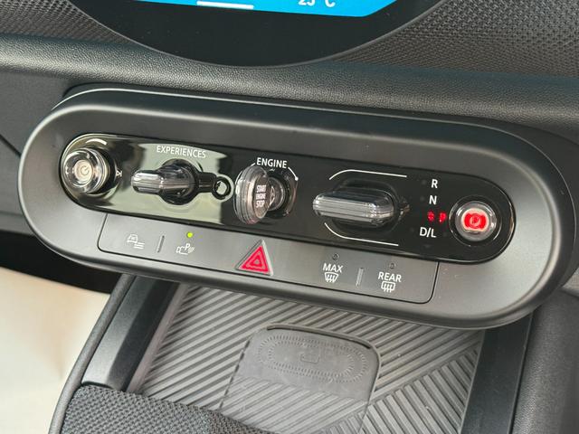 ＭＩＮＩ カントリーマンＣ　クラシック・トリム　Ｍパッケージ　ハーマンカードン　ヘッドアップＤ　ＡＣＣ　Ｄアシスト　タッチパネルナビ　全周囲カメラ　アップルカープレイ　１８ＡＷ　電動リヤゲート　電動シート　シートヒーター　ステアリングヒーター　禁煙（29枚目）