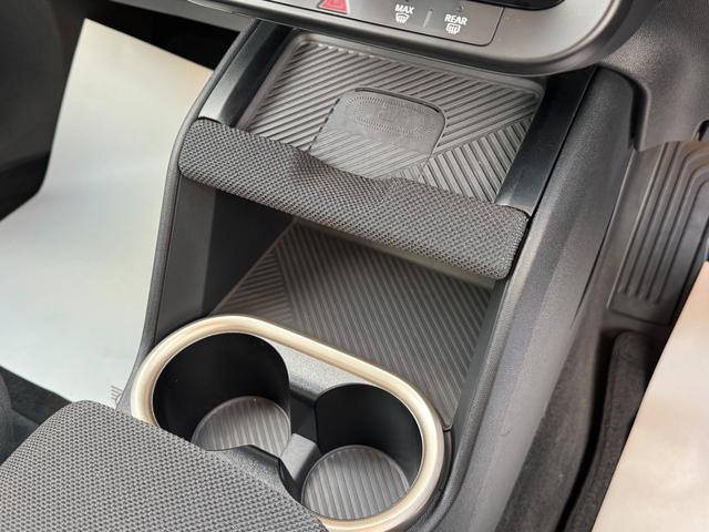 ＭＩＮＩ カントリーマンＣ　クラシック・トリム　Ｍパッケージ　ハーマンカードン　ヘッドアップＤ　ＡＣＣ　Ｄアシスト　タッチパネルナビ　全周囲カメラ　アップルカープレイ　１８ＡＷ　電動リヤゲート　電動シート　シートヒーター　ステアリングヒーター　禁煙（30枚目）