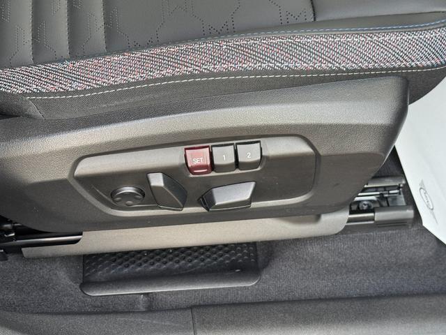 ＭＩＮＩ カントリーマンＣ　クラシック・トリム　Ｍパッケージ　ハーマンカードン　ヘッドアップＤ　ＡＣＣ　Ｄアシスト　タッチパネルナビ　全周囲カメラ　アップルカープレイ　１８ＡＷ　電動リヤゲート　電動シート　シートヒーター　ステアリングヒーター　禁煙（35枚目）