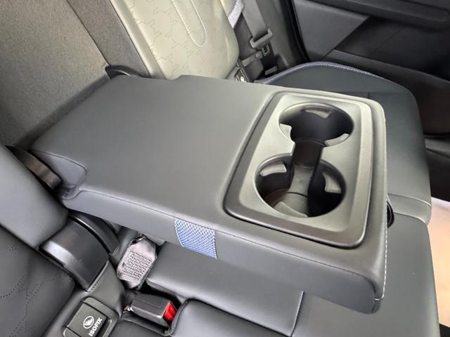 ＭＩＮＩ カントリーマンＣ　クラシック・トリム　Ｍパッケージ　ハーマンカードン　ヘッドアップＤ　ＡＣＣ　Ｄアシスト　タッチパネルナビ　全周囲カメラ　アップルカープレイ　１８ＡＷ　電動リヤゲート　電動シート　シートヒーター　ステアリングヒーター　禁煙（40枚目）