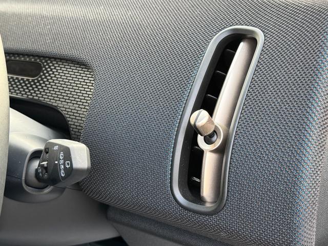 ＭＩＮＩ カントリーマンＣ　クラシック・トリム　Ｍパッケージ　ハーマンカードン　ヘッドアップＤ　ＡＣＣ　Ｄアシスト　タッチパネルナビ　全周囲カメラ　アップルカープレイ　１８ＡＷ　電動リヤゲート　電動シート　シートヒーター　ステアリングヒーター　禁煙（49枚目）