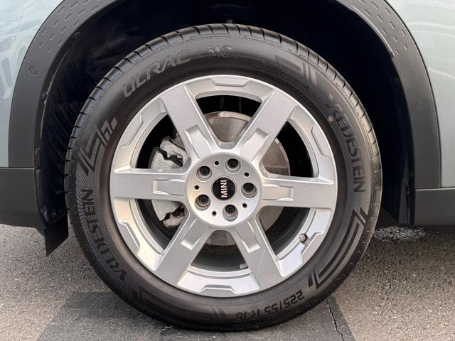 ＭＩＮＩ カントリーマンＣ　クラシック・トリム　Ｍパッケージ　ハーマンカードン　ヘッドアップＤ　ＡＣＣ　Ｄアシスト　タッチパネルナビ　全周囲カメラ　アップルカープレイ　１８ＡＷ　電動リヤゲート　電動シート　シートヒーター　ステアリングヒーター　禁煙（69枚目）