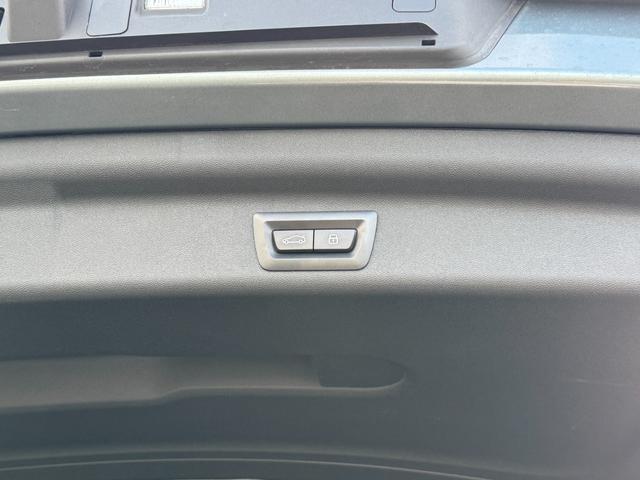 ＭＩＮＩ カントリーマンＣ　クラシック・トリム　Ｍパッケージ　ハーマンカードン　ヘッドアップＤ　ＡＣＣ　Ｄアシスト　タッチパネルナビ　全周囲カメラ　アップルカープレイ　１８ＡＷ　電動リヤゲート　電動シート　シートヒーター　ステアリングヒーター　禁煙（80枚目）