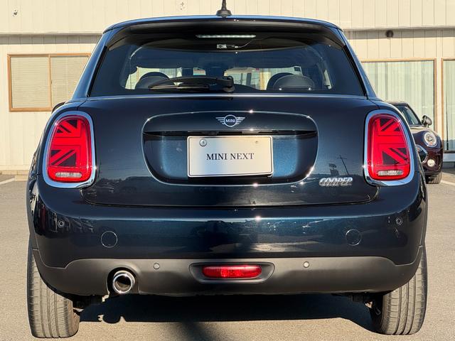 MINI クーパー デジタルPKG ペッパーPKG ヘッドアップD Dアシスト タッチパネルナビ リヤkメラ 15インチAW シートヒーター コンフォートアクセスLEDヘッドライト 1オーナー 禁煙車(11枚目)